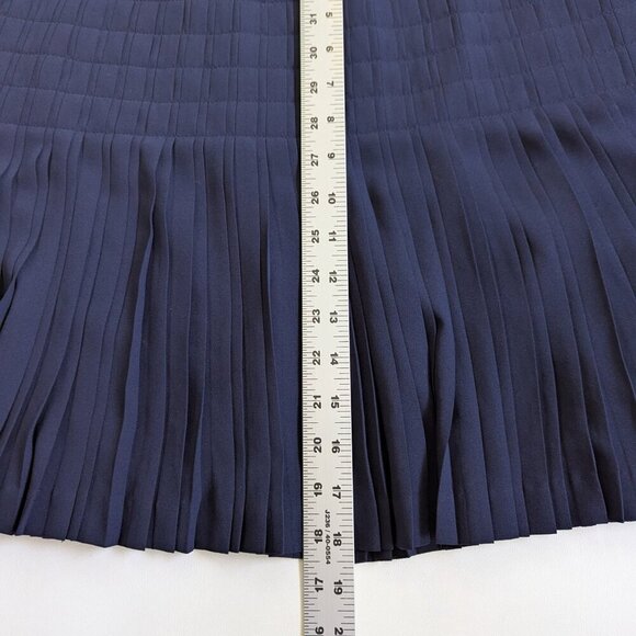 J. Crew Women's Pleated Skirt Size 4 Navy Chiffon Preppy - Picture 8 of 9